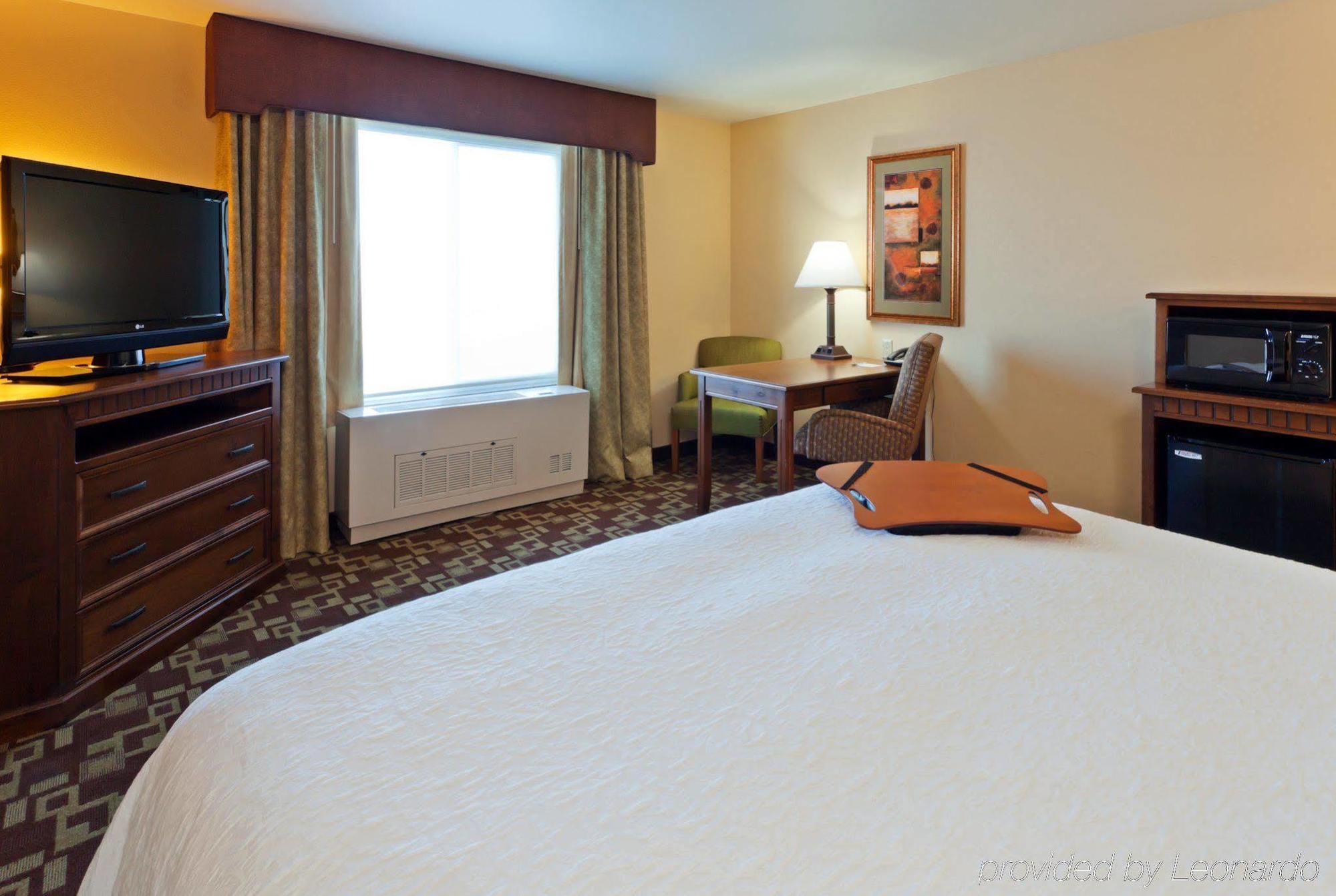Hampton Inn&Suites Fairbanks Zimmer foto